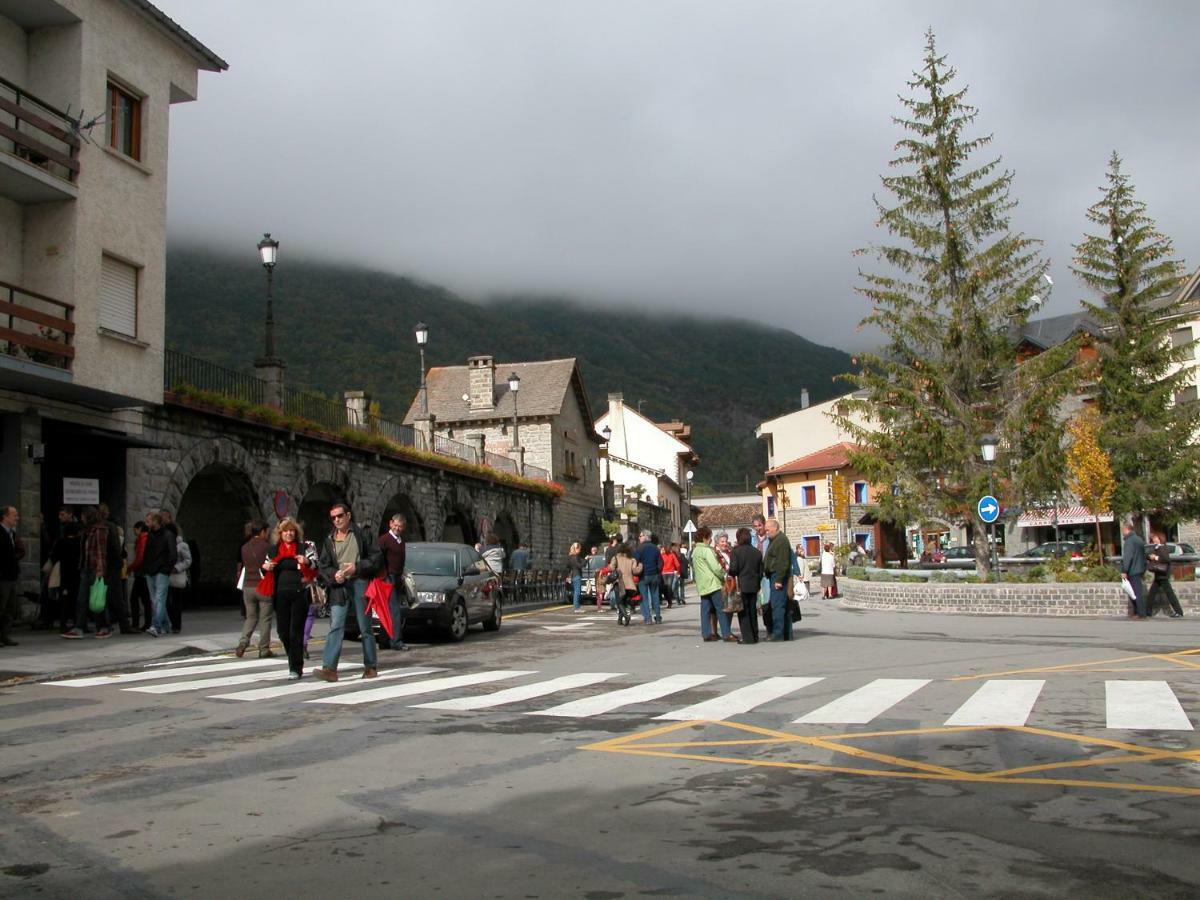 Tena Tourist Biescas (Aragon)